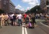 В Киеве протестующие перекрыли Крещатик, пытались разложить палатку и поджечь шины